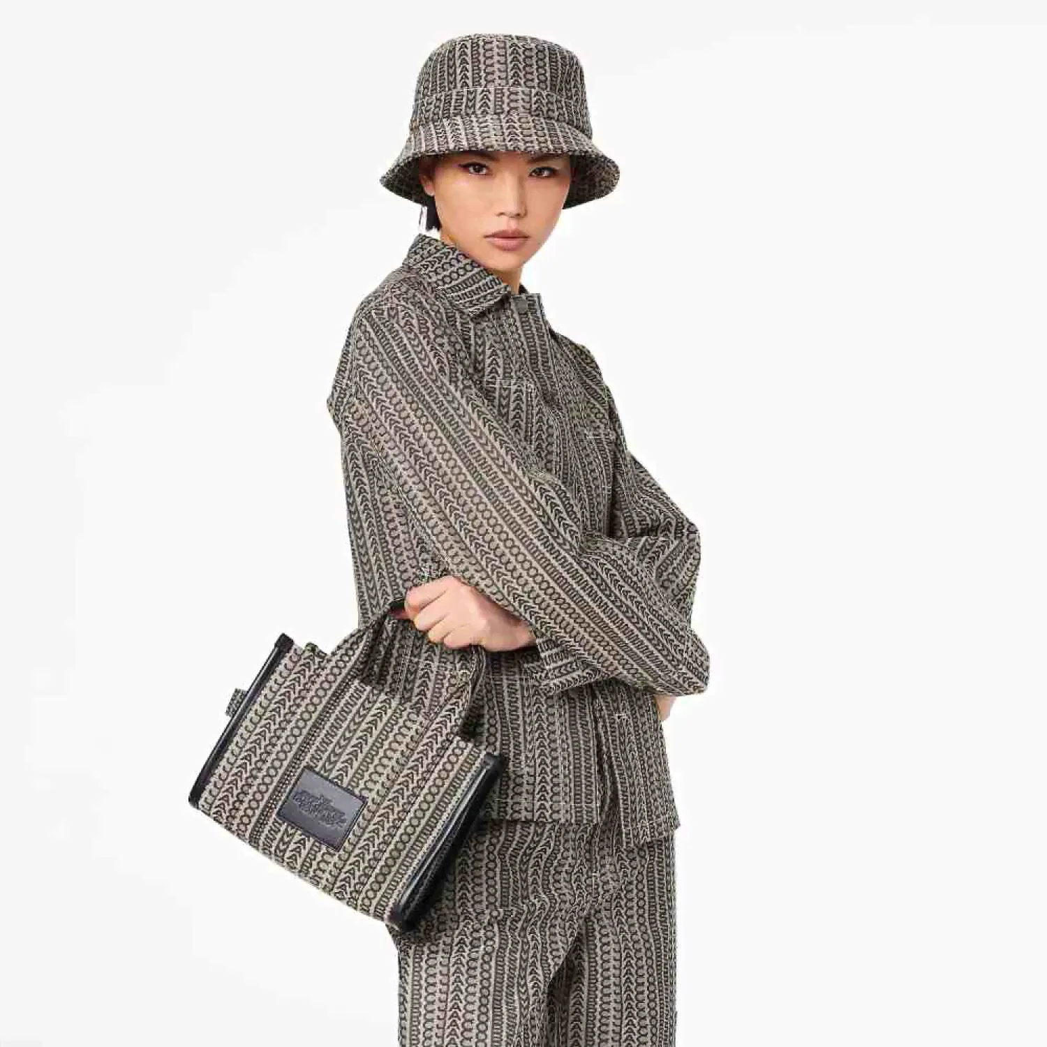 СУМКА MARC JACOBS THE MONOGRAM SMALL TOTE BAG-3